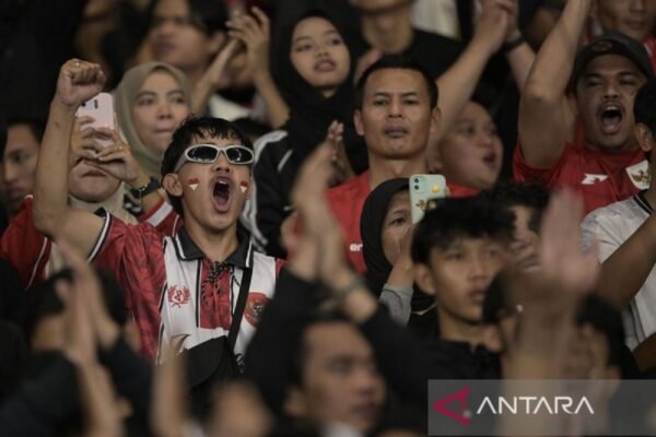 Tentu! Berikut adalah beberapa alternatif judul untuk "God Bless dan Judika Bakar Semangat Penggemar Indonesia":

1. "God Bless dan Judika: Api Semangat Penggemar Indonesia"
2. "Mengobarkan Semangat: God Bless dan Judika di Hati Penggemar"
3. "God Bless Bersama Judika: Membangkitkan Semangat Penggemar Tanah Air"
4. "Semangat Berkobar: God Bless dan Judika Guncang Penggemar Indonesia"
5. "Kebangkitan Semangat: God Bless dan Judika Bersatu Untuk Penggemar Indonesia"

Semoga bermanfaat! Jika butuh lebih banyak alternatif, silakan beri tahu.