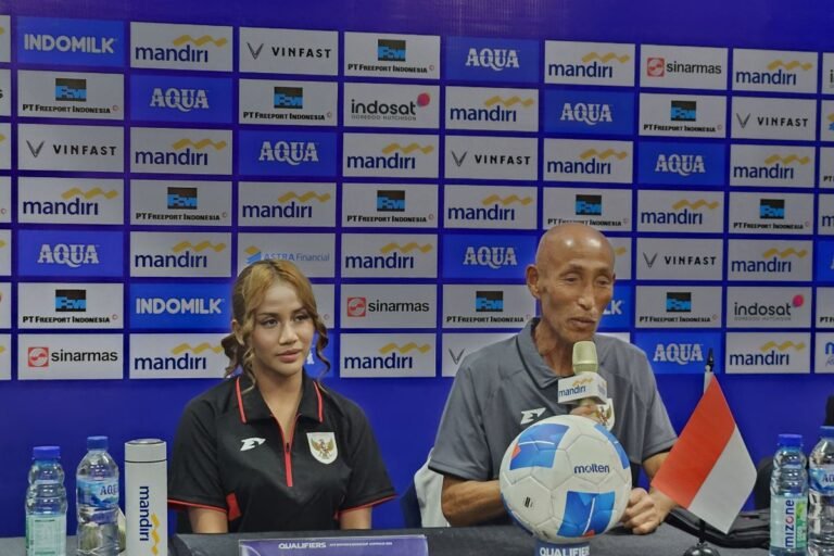 Sure! Here are some alternative titles based on your original title "Mochizuki akui berat juara grup, tapi siap berjuang maksimal":

1. "Mochizuki Menghadapi Tantangan Juara Grup, Siap Berjuang Sepenuh Hati"
2. "Mochizuki: Tantangan Juara Grup Berat, Namun Berkomitmen untuk Berjuang"
3. "Mochizuki Mengakui Kesulitan Menjadi Juara Grup, Siap Berjuang dengan Maximal"
4. "Mochizuki Siap Berjuang Meski Menerima Tantangan Berat sebagai Juara Grup"
5. "Mochizuki: Juara Grup Tidak Mudah, Tapi Komitmen untuk Berjuang Selalu Ada"

Feel free to choose any of these or modify them further!