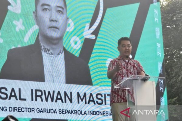 Here are some alternate title suggestions for "IFEC, Jalur Resmi Menuju FIFAe World Cup 2025":

1. "IFEC: Langkah Resmi Menuju FIFAe World Cup 2025"
2. "IFEC: Jalur Resmi ke FIFAe World Cup 2025"
3. "IFEC - Jalan Menuju FIFAe World Cup 2025"
4. "IFEC: Rute Resmi untuk Menggapai FIFAe World Cup 2025"
5. "IFEC: Tautan Resmi ke FIFAe World Cup 2025"
6. "IFEC: Jembatan Menuju FIFAe World Cup 2025"
7. "IFEC: Portal Resmi ke FIFAe World Cup 2025"
8. "IFEC: Jalan Reguler ke FIFAe World Cup 2025"
9. "IFEC: Lintasan Resmi Menuju FIFAe World Cup 2025"
10. "IFEC: Akses Resmi Menuju FIFAe World Cup 2025"

Feel free to mix and match or modify any of these suggestions to better fit your needs!