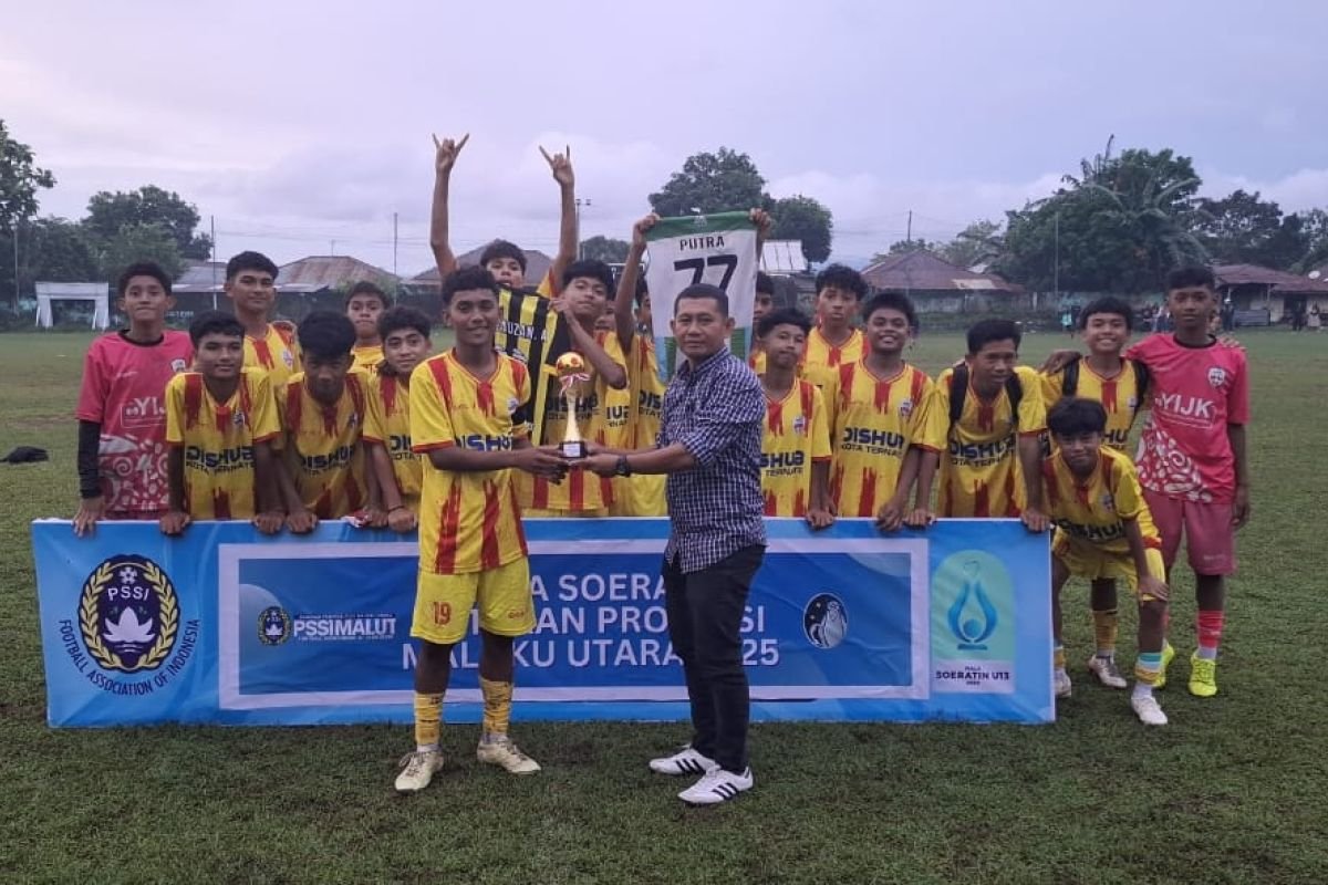 Here are some alternative titles for "IMTF Wakili Malut di Piala Soeratin U-15 Seri Nasional":

1. "IMTF Mewakili Maluku Utara di Piala Soeratin U-15 Nasional"
2. "Perjalanan IMTF: Wakil Malut di Piala Soeratin U-15 Nasional"
3. "Malut Tampil di Piala Soeratin U-15 berkat IMTF"
4. "IMTF: Duta Maluku Utara di Piala Soeratin U-15"
5. "IMTF Perkenalkan Malut di Piala Soeratin U-15 Nasional"
6. "Kesempatan Emas: IMTF Representasi Malut di Piala Soeratin U-15"
7. "IMTF dan Semangat Malut di Piala Soeratin U-15 Nasional"
8. "Malut Bersinar: IMTF Ambil Bagian di Piala Soeratin U-15"

Feel free to modify any of these suggestions to better suit your needs!